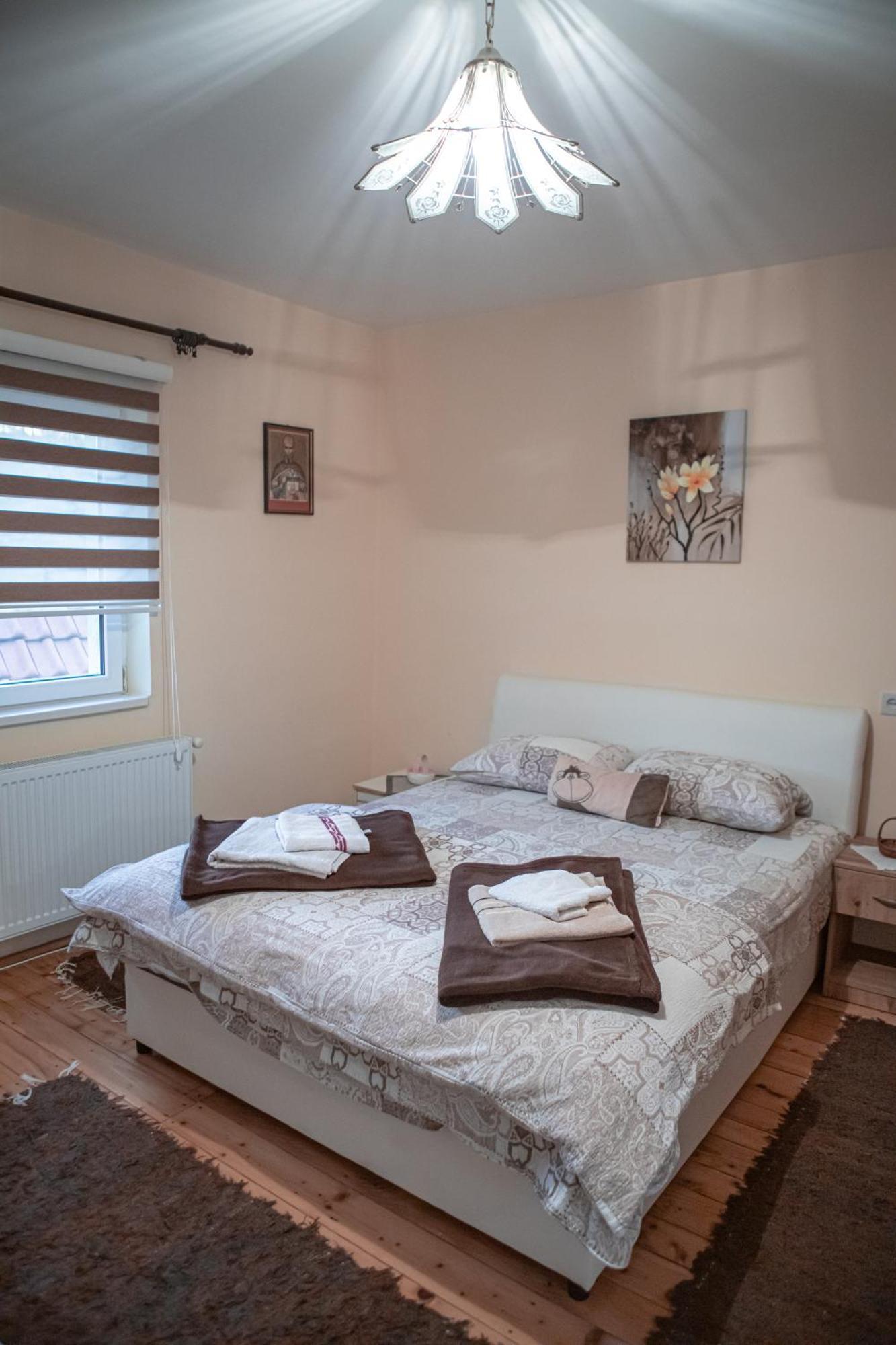 Prenociste Lelic Villa Valjevo Kültér fotó